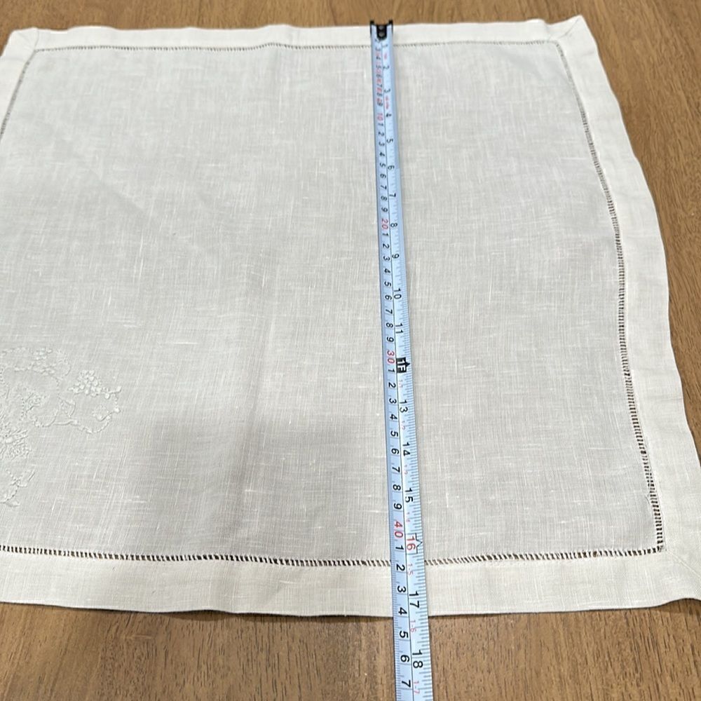 SET OF FOUR, 2 NAPKINS 2 PLACEMATS. - Picture 7 of 10